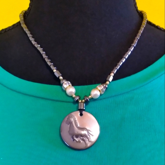 Hand-made Jewelry - 17" Hematite Galloping Horse Necklace 🐴